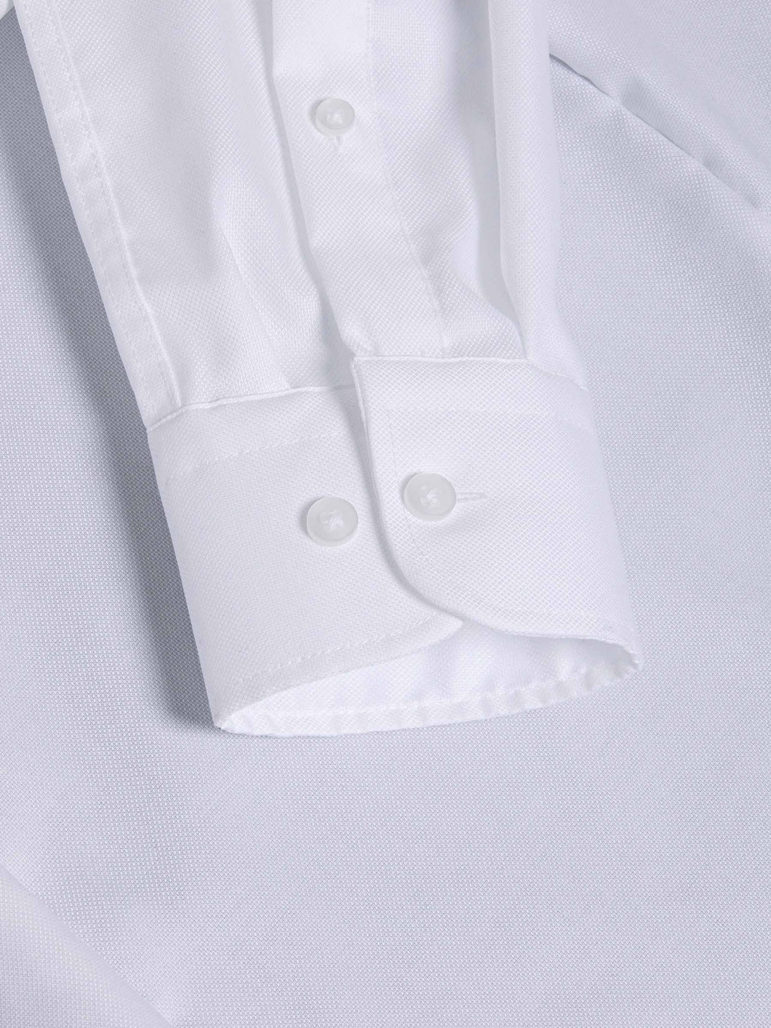 Sleeves of crisp white Burgos Cotton Shirt. – Wam Denim.