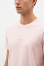 Wam Denim Cromer Light Pink T-shirt – crew neck and tonal chest logo close-up