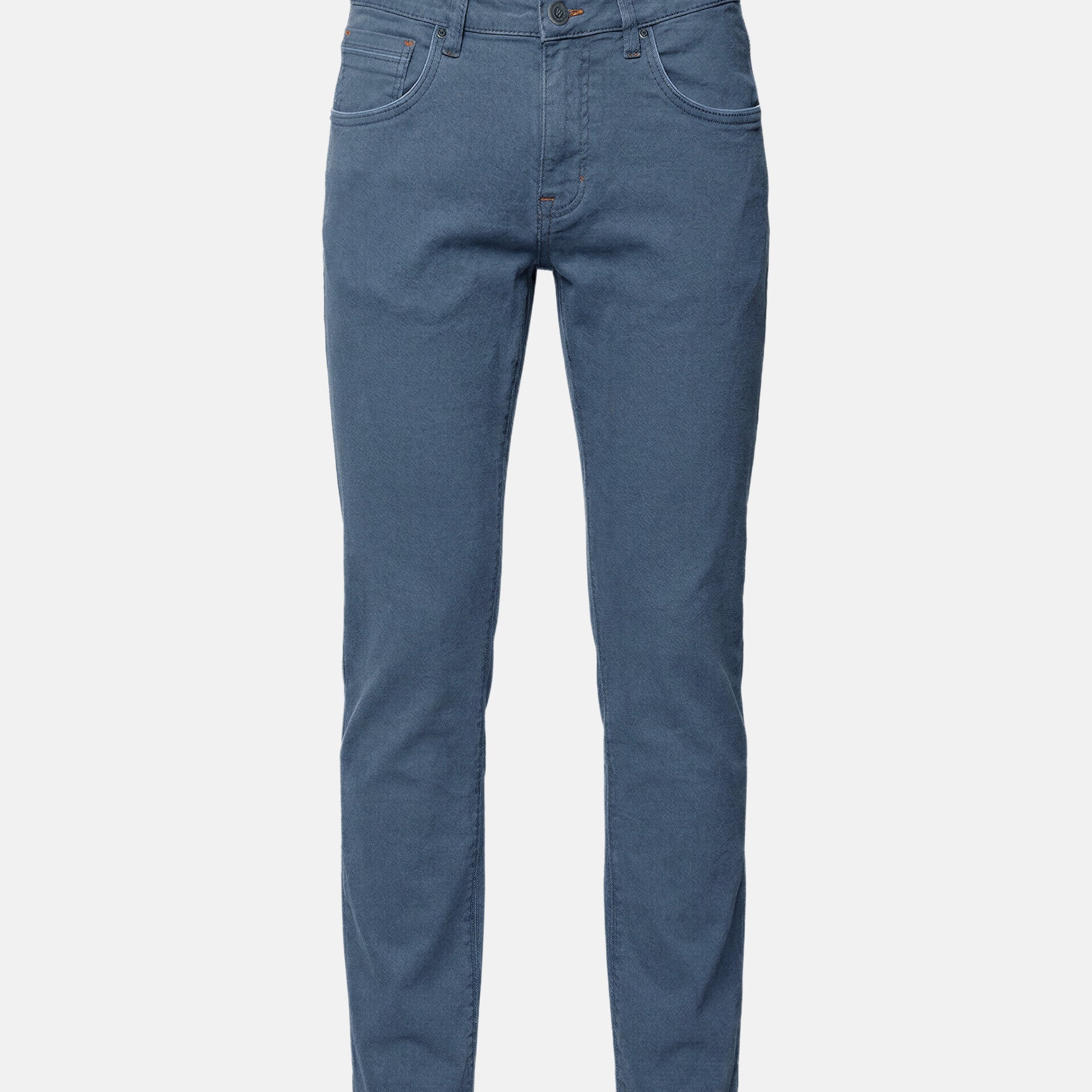 Slim fit blue men’s jeans with stretch denim fabric.