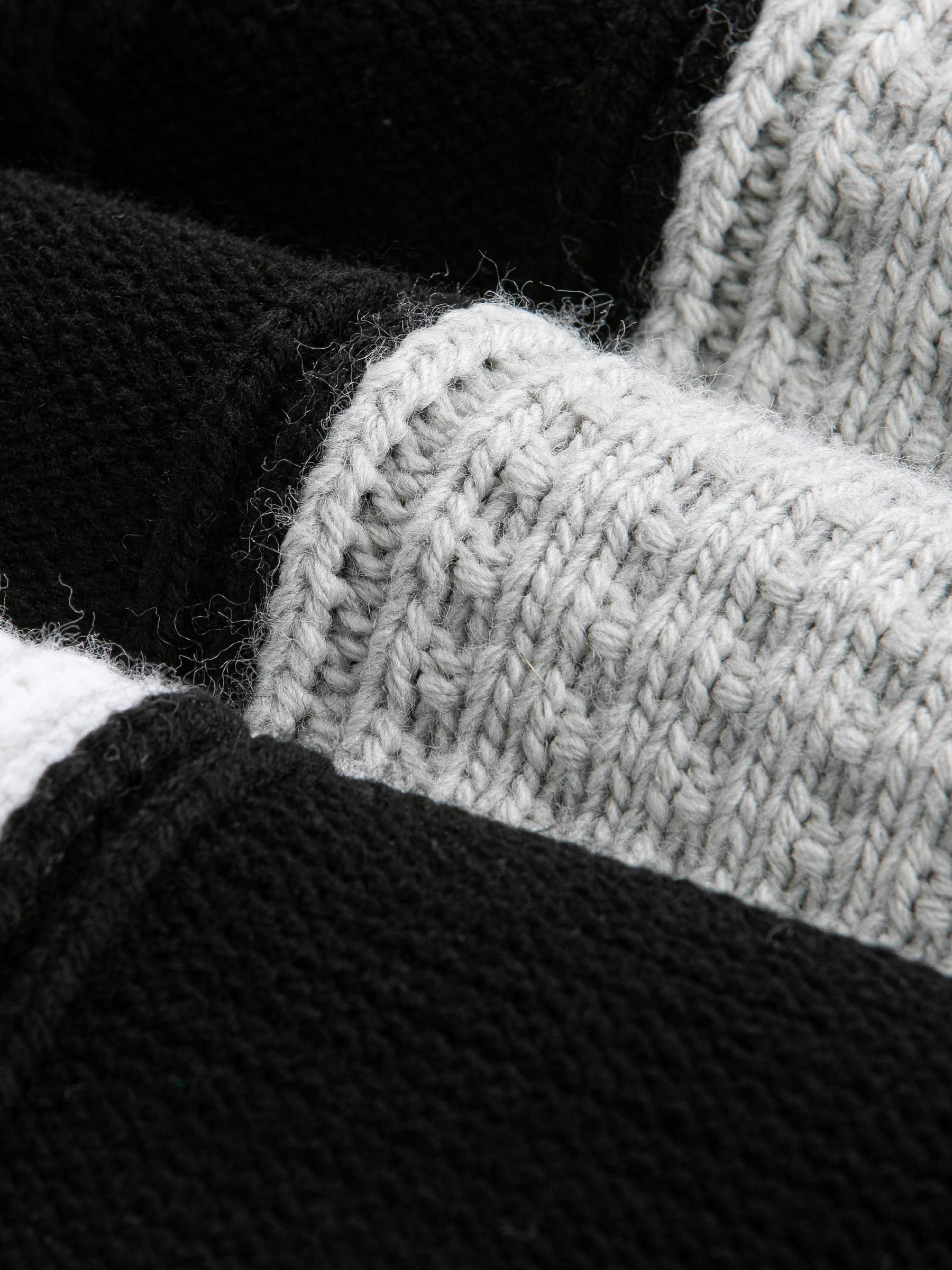 Cambridge Pattern Black White Knitwear